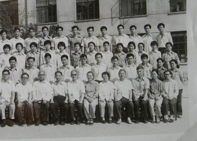 图片 老照片:(上海市)上海教育学院数学系毕业合影(大幅) - 原照拍卖-孔夫子拍卖网